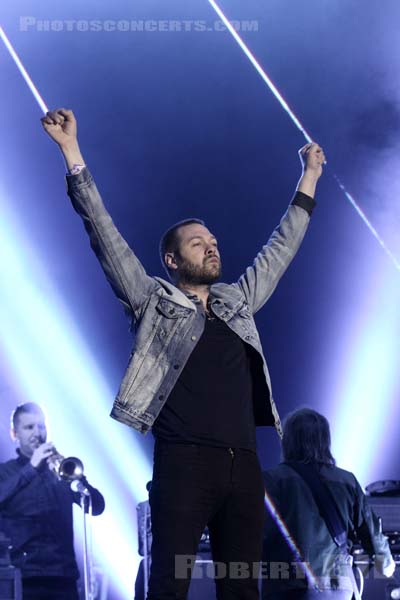 KASABIAN - 2015-08-28 - SAINT CLOUD - Domaine National - Grande Scene - 